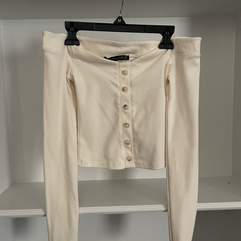Cute off the shoulder shirt from Abercrombie & fitch